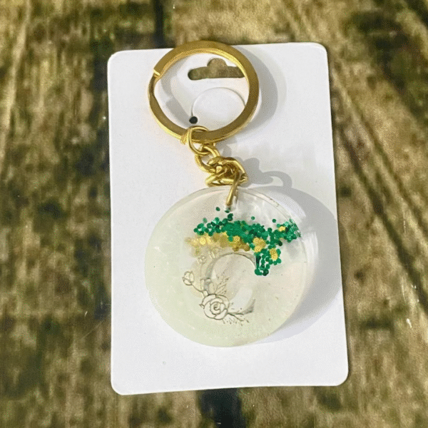 White Alphabet C Resin Round Keychain